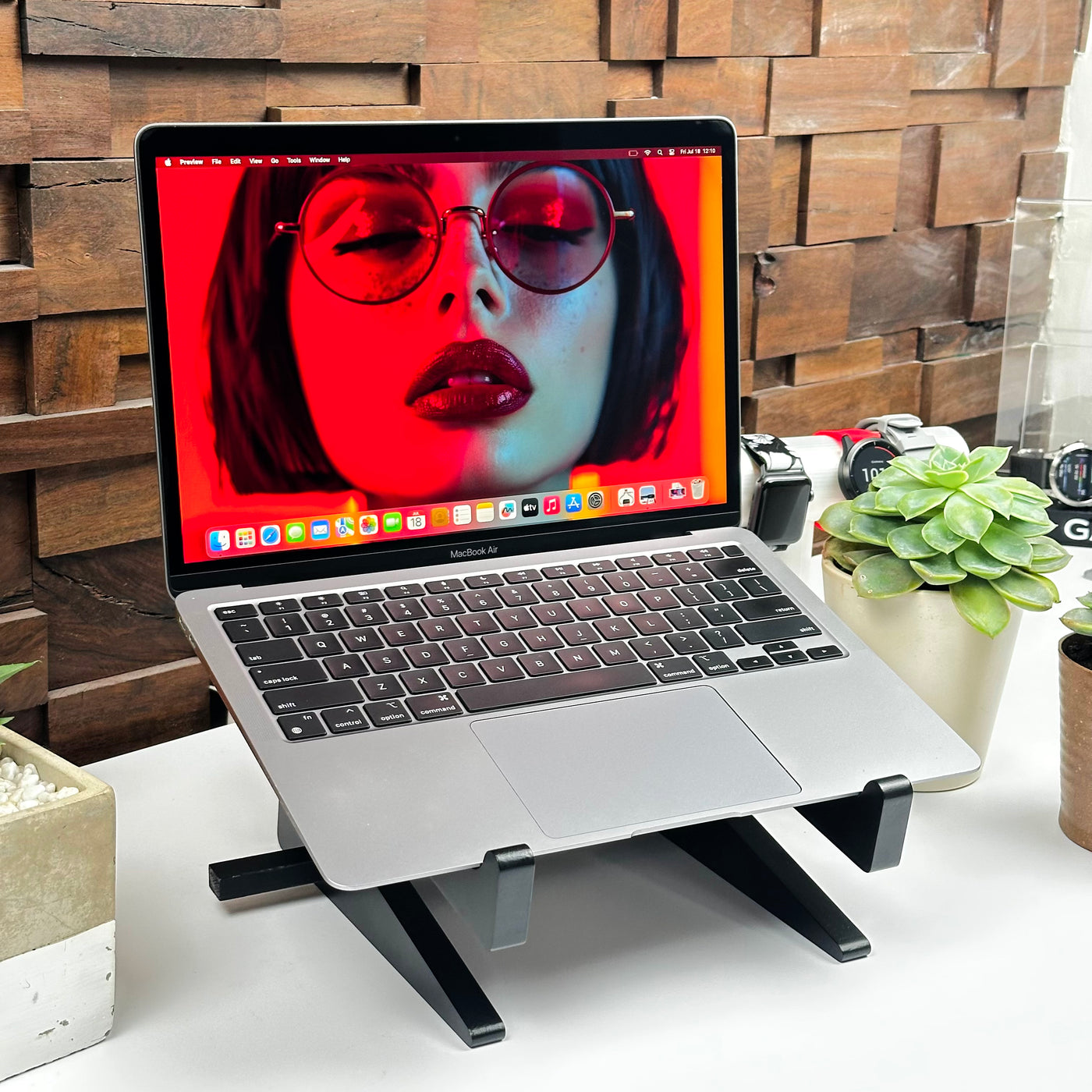 2020 MacBook Air 13-inch M1 8GB RAM 256GB SSD in Space Gray