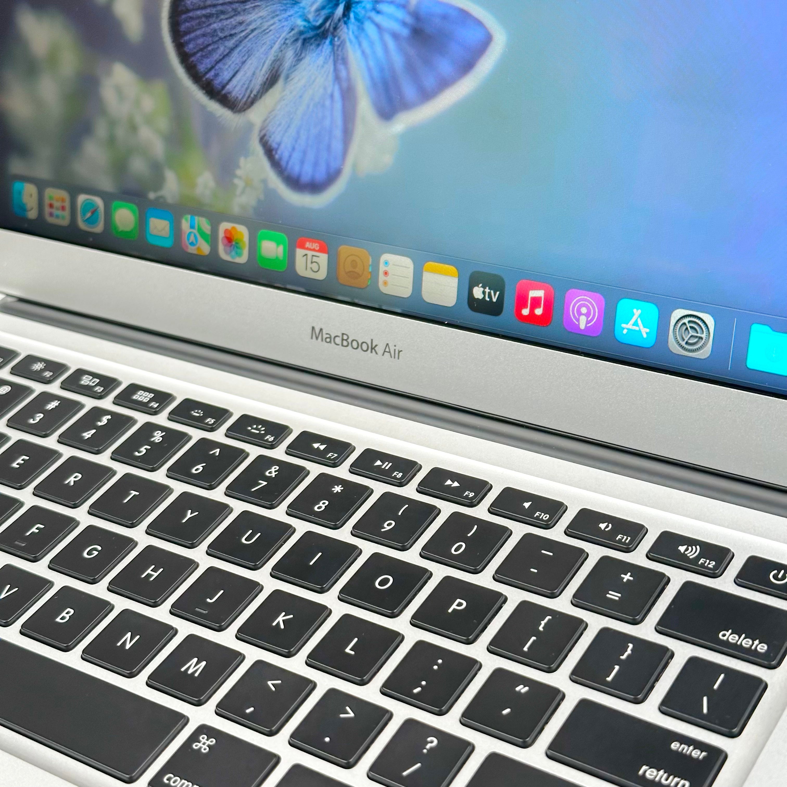 2017 Apple MacBook Air 13-inch in Silver - close up of the keyboard