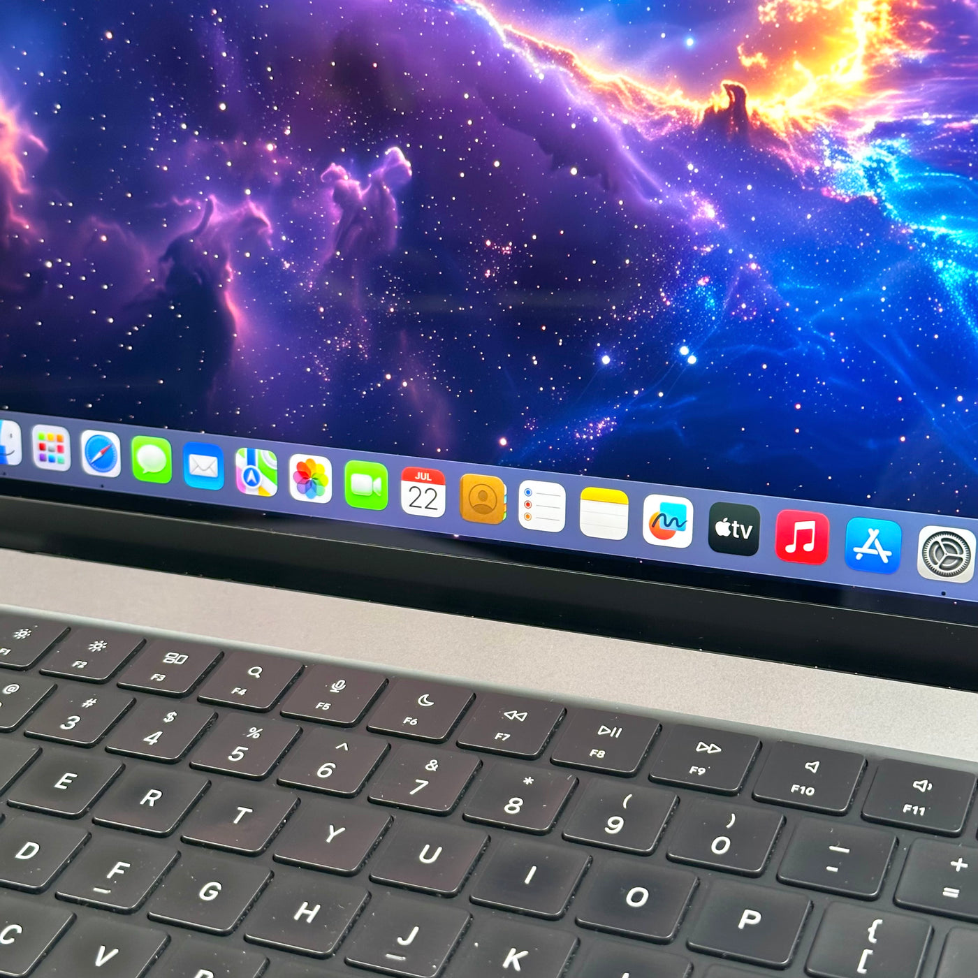 Custom Build 2021 Apple MacBook Pro 16-inch M1 Pro 10-Core CPU, 16-Core GPU (32GB Unified RAM, 512GB SSD, Space Gray) - Pre Owned / 3 Month Warranty