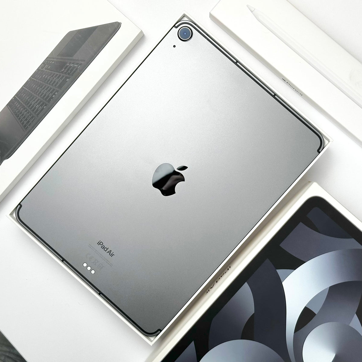 Combo Deal 2022 10.9-Inch Apple iPad Air 5th Gen M1 (64GB, Wifi & Cellular, Space Gray) + Apple Magic Keyboard + Apple Pencil 2nd Generation- Pre Owned / 3 Month Warranty - Mac Shack