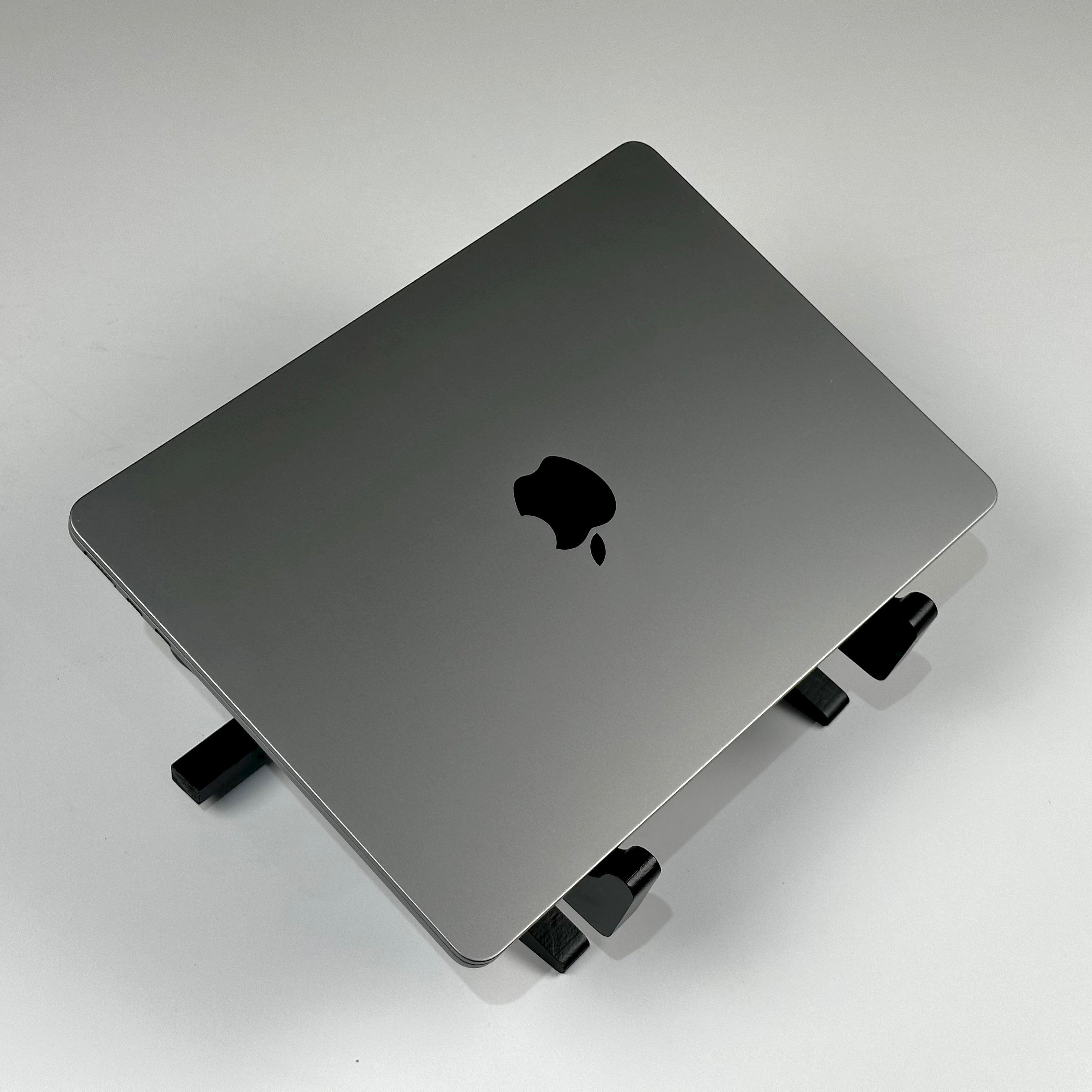 MacBook Air 13-inch M2 8GB 256GB Space Gray - Pre-Owned - Mac Shack