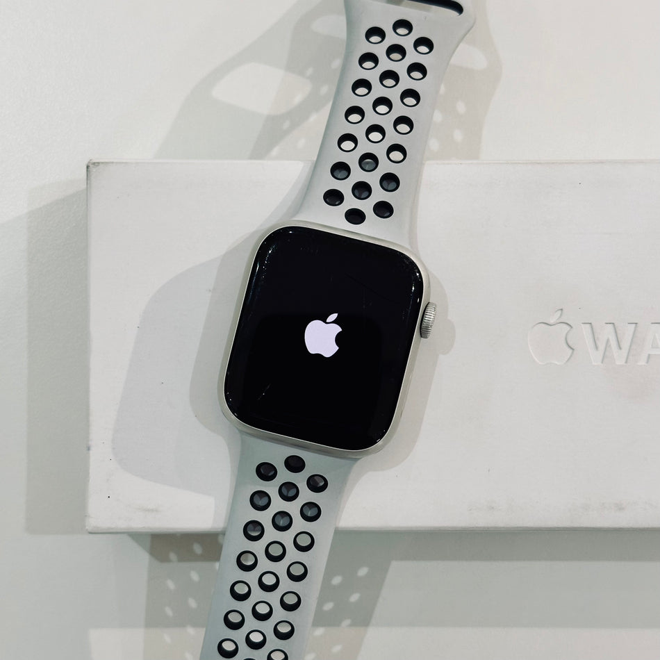 Apple Watch Series 7 (45mm, Silver Aluminium with White Nike Sports Band, GPS) - Pre Owned / 3 Month Warranty