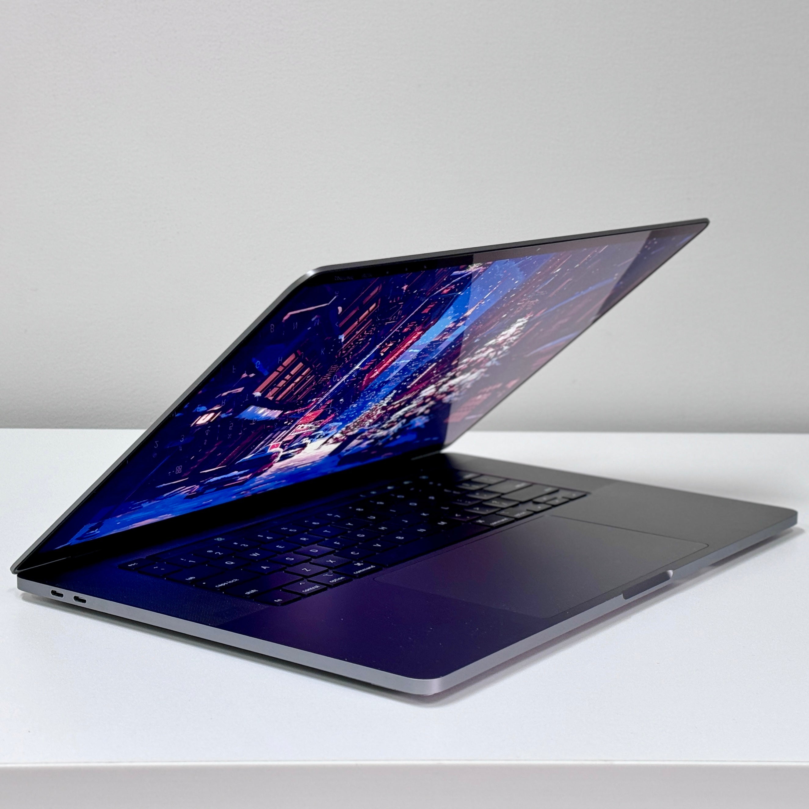 MacBook Pro 2019 16インチ i9/32GB/1TBカスタム MacBook Pro 16 Inch 2019 2.3 GHz 8-Core i9 1TB SSD 32GB RAM