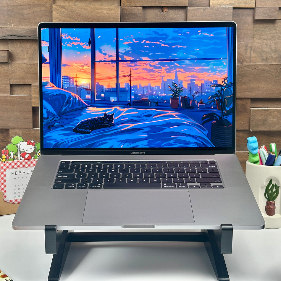 2019 Apple MacBook Pro 16-inch 2.3GHz 8-Core i9 (Touch Bar, 16GB RAM, 1TB, Space Gray) - Pre Owned / 3 Month Warranty