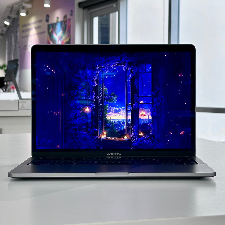 Custom Build 2020 Apple MacBook Pro 13-inch M1 8-Core CPU, 8-Core GPU (Touch Bar, 16GB Unified RAM, 512GB SSD, Space Gray) - Pre Owned / 3 Month Warranty