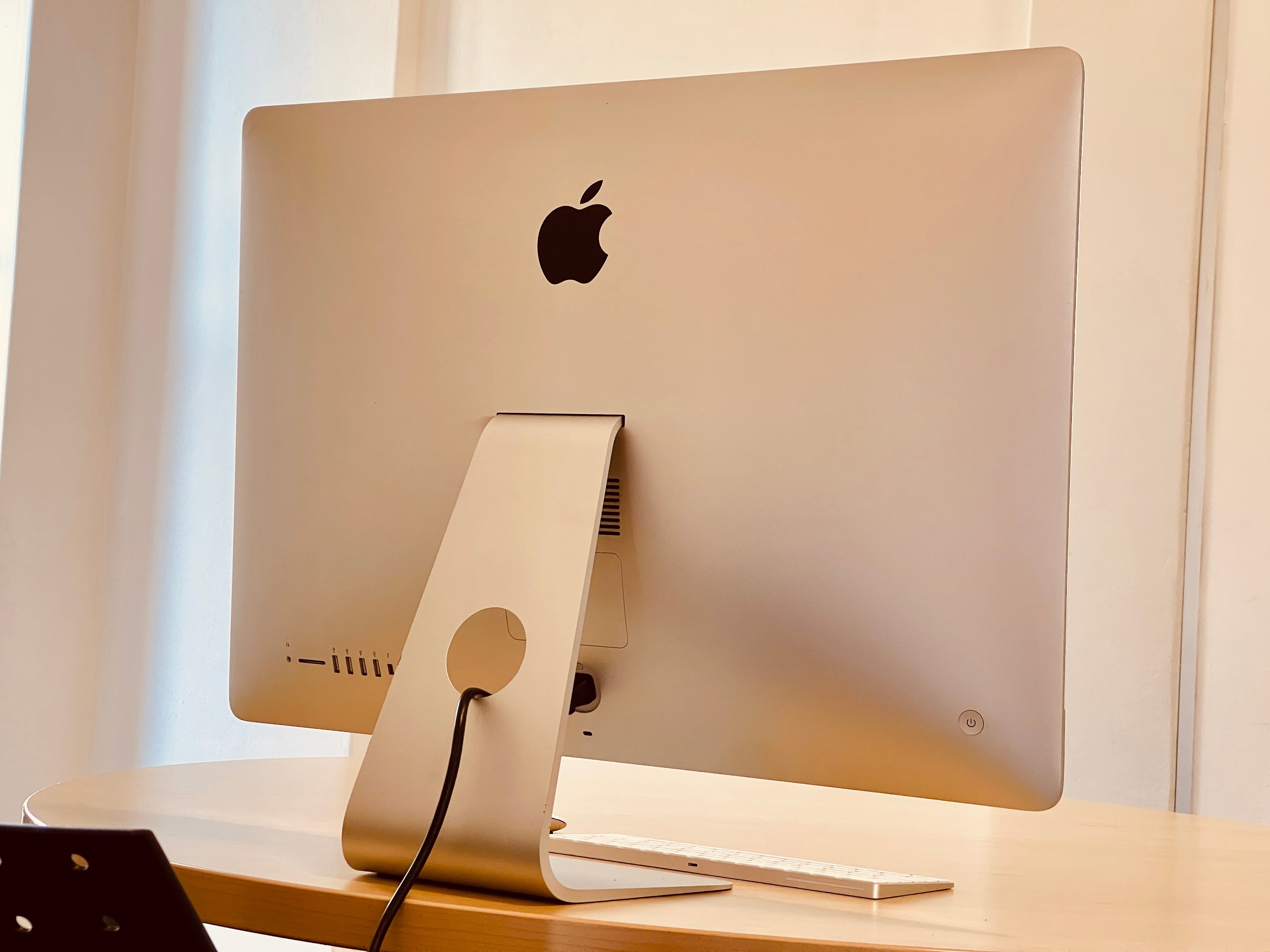 Apple iMac 27-inch 3.2GHz Quad-Core i5 (5K Retina, 8GB RAM, 1TB Fusion, Silver) - Pre Owned  / 3 Month Warranty - Mac Shack
