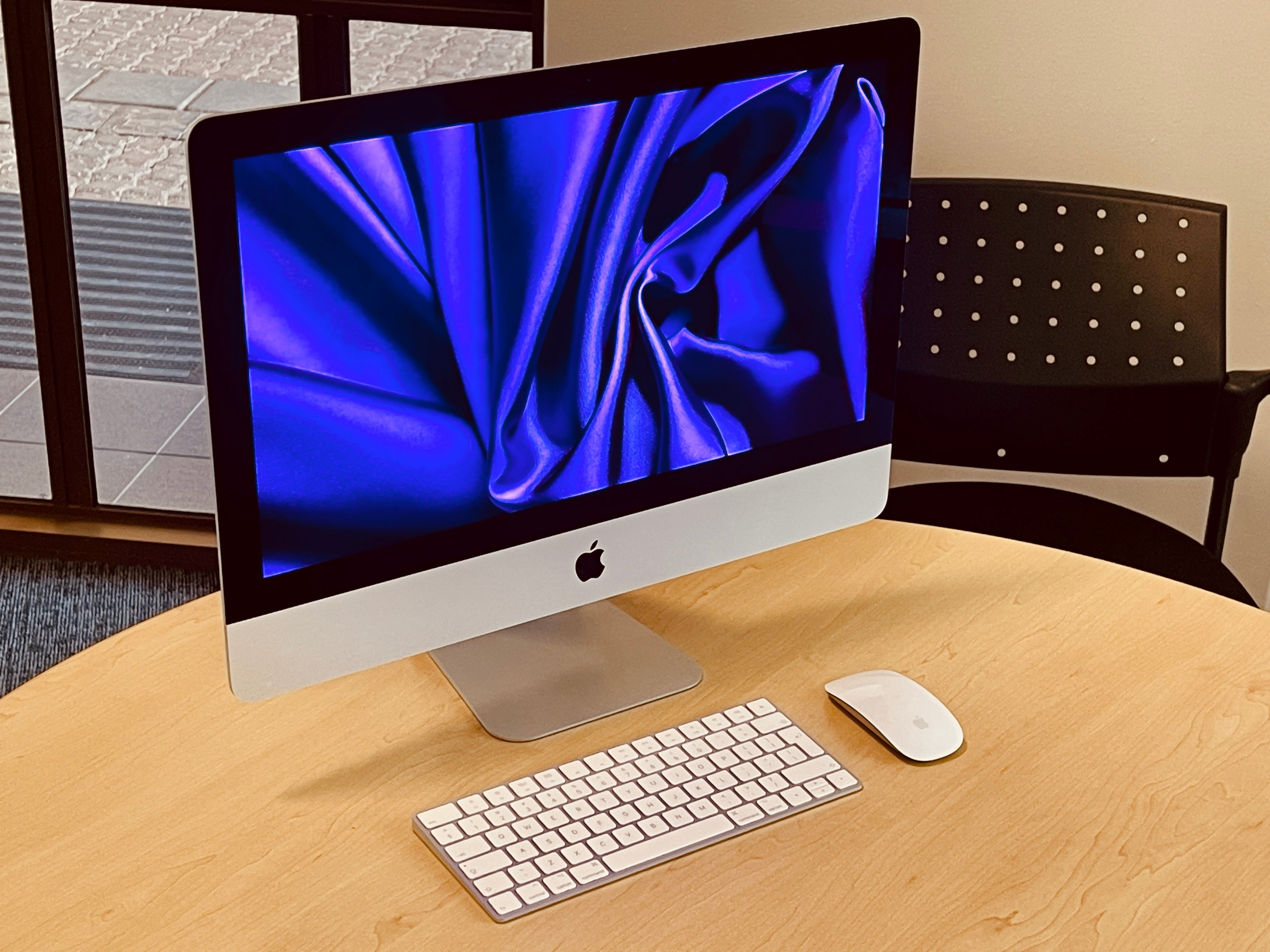 Apple iMac 21-inch 3.4GHz Quad-Core i5 (4K Retina, 16GB RAM, 1TB SSD, Silver) - Pre Owned  / 3 Month Warranty - Mac Shack