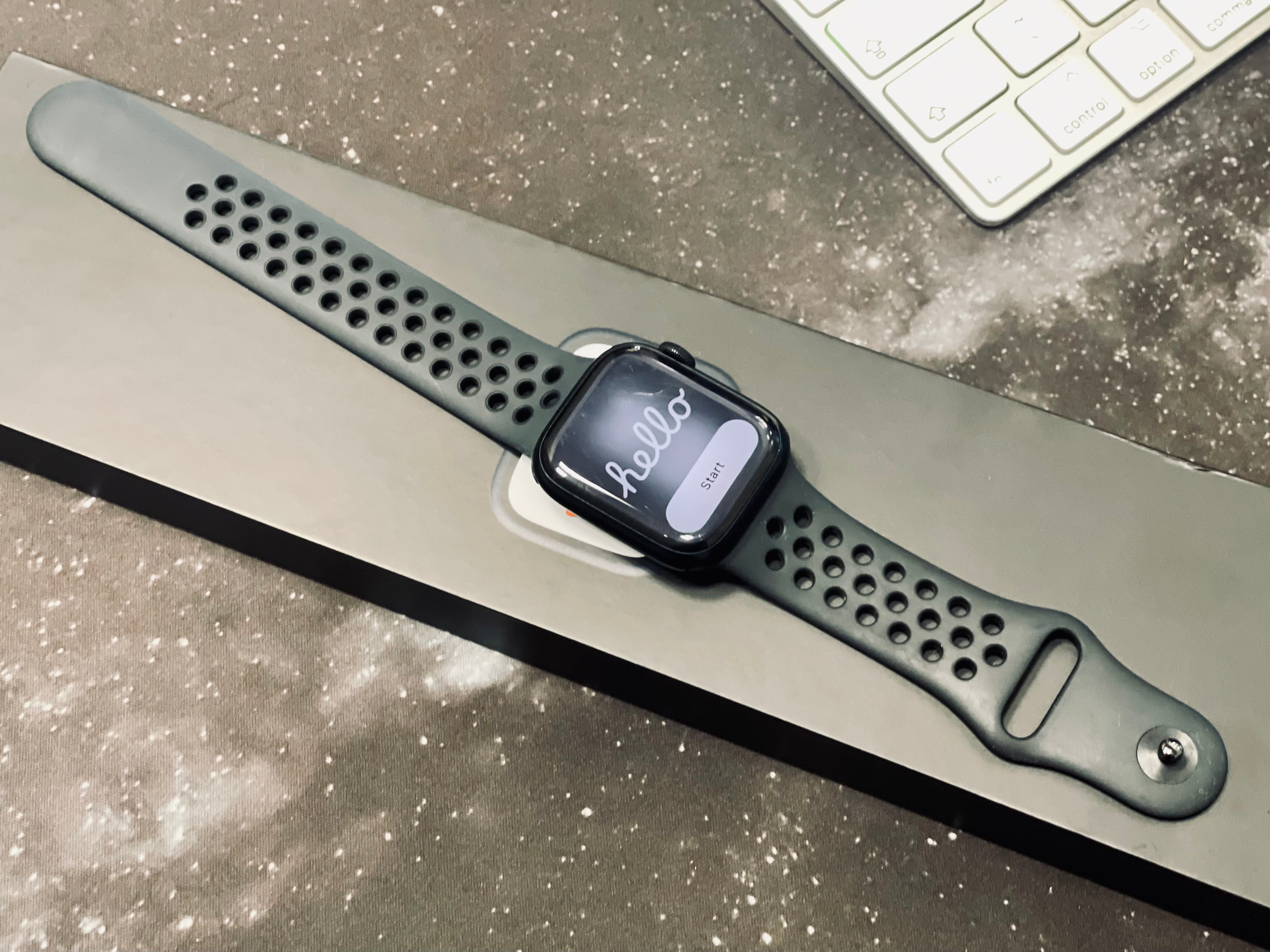 Apple Watch Series 7 mm, Midnight Aluminium Case with Nike