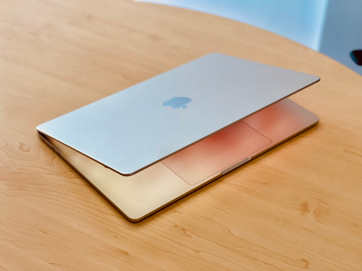 2023 Apple MacBook Air 15-inch M2 8-Core CPU, 10-Core GPU (8GB Unified RAM, 512GB, Starlight) - Demo / Apple Limited Warranty - Mac Shack