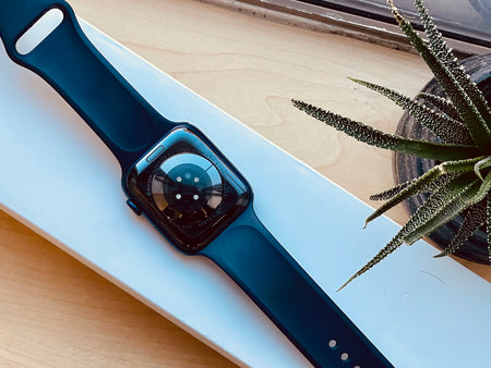 Apple Watch Series 6 (44mm, Blue Aluminium with Deep Navy Sports